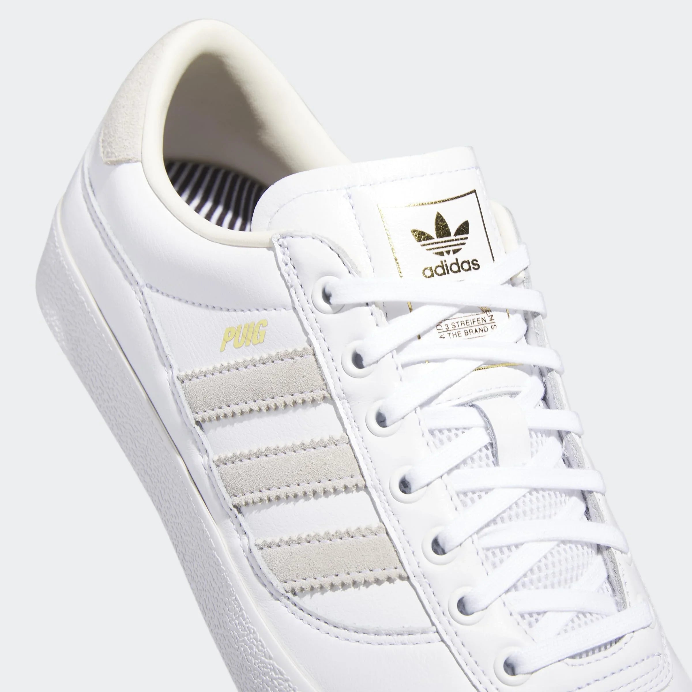 '- 9.5 Indoor White/White/Customized Puig Shoes -