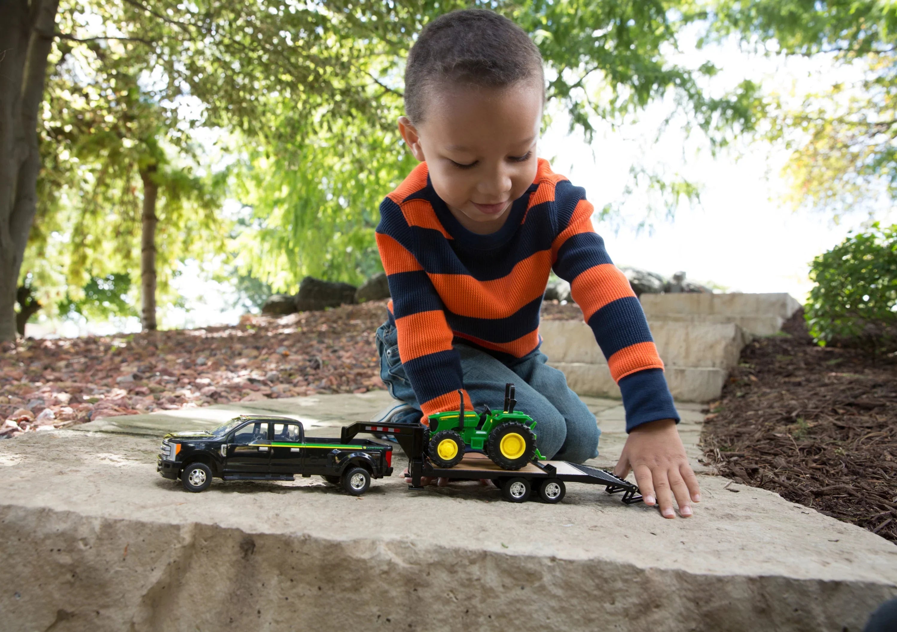 1:32 John Toy Tractor, Scale Truck Set, Tractor & 2017 And Toy F350 Deere 5075E